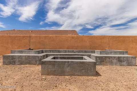 Exterior - 1926 W Carson Rd, Phoenix, AZ 85041 photo 7 of 8