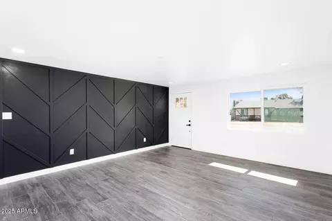 Living - 3850 E Ludlow Dr, Phoenix, AZ 85032 photo 2 of 2