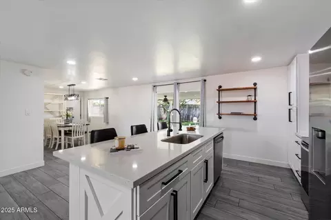 Kitchen - 3850 E Ludlow Dr, Phoenix, AZ 85032 photo 2 of 3