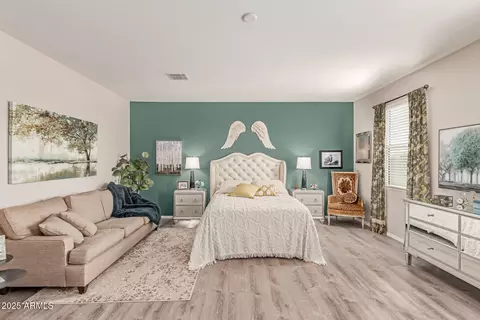 Bedroom - 9429 E Grapefruit Dr, Florence, AZ 85132 photo 2 of 4