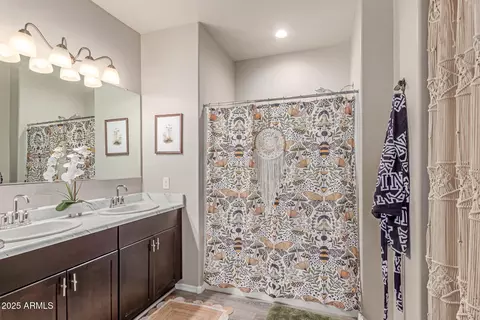 Bath - 9429 E Grapefruit Dr, Florence, AZ 85132 photo 1 of 2