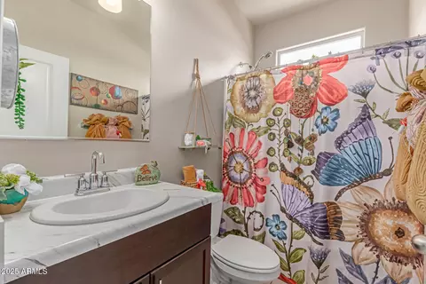 Bath - 9429 E Grapefruit Dr, Florence, AZ 85132 photo 2 of 2