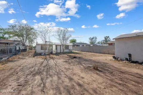 Exterior - 4441 S 8th St, Phoenix, AZ 85040 photo 3 of 5