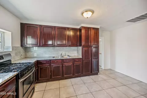 Kitchen - 4441 S 8th St, Phoenix, AZ 85040 photo 2 of 3