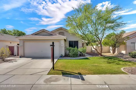 8009 W Salter Dr, Peoria, AZ 85382