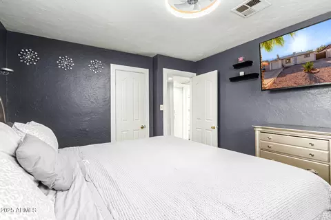 Bedroom - 4408 N 29th Ave, Phoenix, AZ 85017 photo 3 of 5