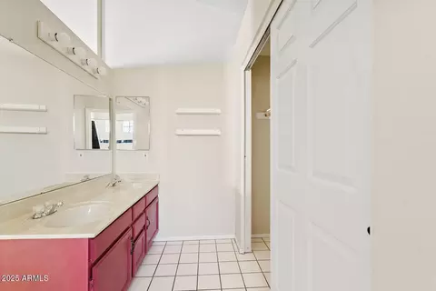 Bath - 917 E Lexington Ave, Gilbert, AZ 85234 photo 1 of 2