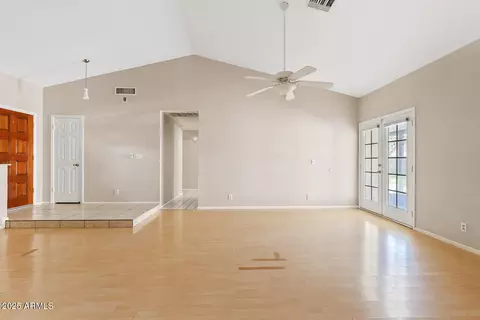 Living - 917 E Lexington Ave, Gilbert, AZ 85234 photo 1 of 1