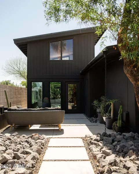 Exterior - 4032 N 45th Pl, Phoenix, AZ 85018 photo 8 of 9