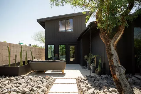 Exterior - 4032 N 45th Pl, Phoenix, AZ 85018 photo 4 of 9