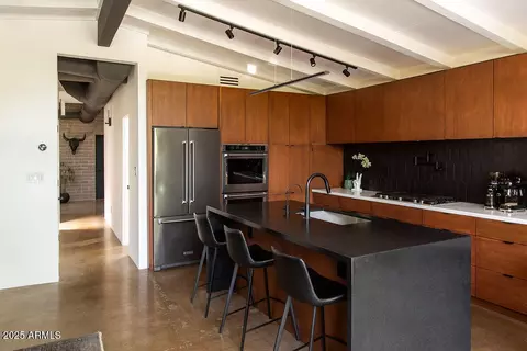 Kitchen - 4032 N 45th Pl, Phoenix, AZ 85018 photo 2 of 7