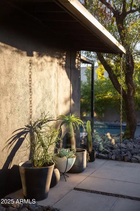 Exterior - 4032 N 45th Pl, Phoenix, AZ 85018 photo 7 of 9