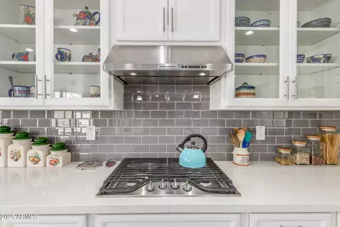 Kitchen - 1342 E Milada Dr, Phoenix, AZ 85042 photo 4 of 5