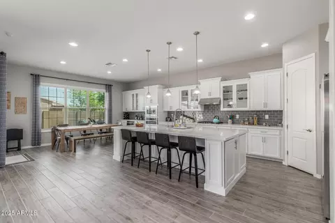 Kitchen - 1342 E Milada Dr, Phoenix, AZ 85042 photo 2 of 5