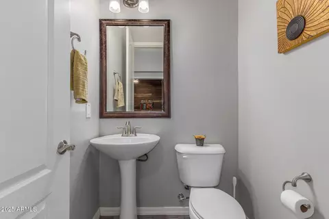 Bath - 1342 E Milada Dr, Phoenix, AZ 85042 photo 1 of 6