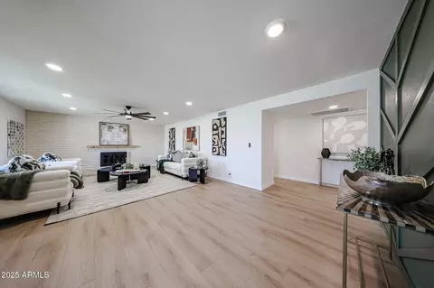 4234 E Winnetka Dr, Phoenix, AZ 85044 photo 10