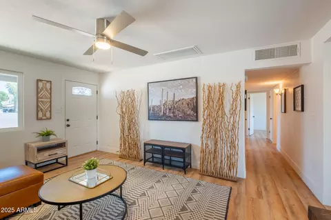 8326 N 8th St, Phoenix, AZ 85020 photo 6