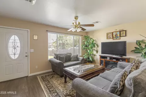 Living - 2201 W Wethersfield Rd, Phoenix, AZ 85029 photo 1 of 3