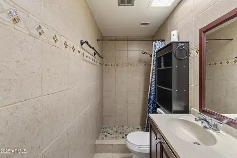 Bath - 2201 W Wethersfield Rd, Phoenix, AZ 85029 photo 1 of 2