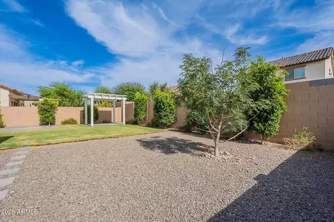 Exterior - 809 W Coles Rd, Phoenix, AZ 85041 photo 4 of 5