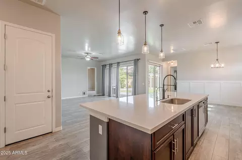 Other - 809 W Coles Rd, Phoenix, AZ 85041 photo 2 of 8