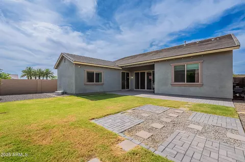 Exterior - 809 W Coles Rd, Phoenix, AZ 85041 photo 3 of 5