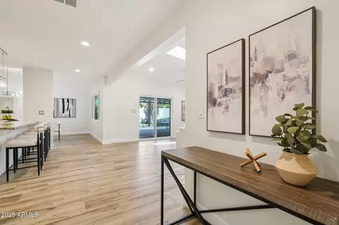 Entry Way - 4920 E Osborn Rd, Phoenix, AZ 85018 photo 1 of 3