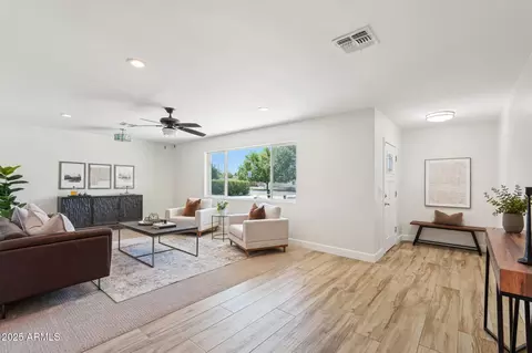 Living - 4920 E Osborn Rd, Phoenix, AZ 85018 photo 3 of 4