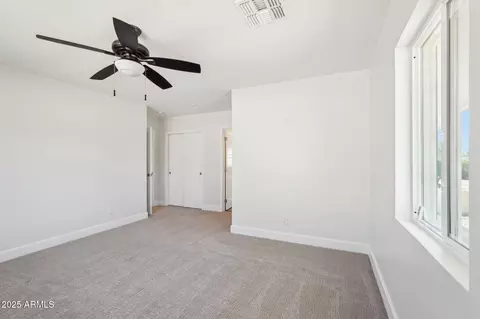 Bedroom - 4920 E Osborn Rd, Phoenix, AZ 85018 photo 5 of 7