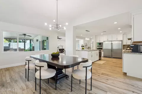 Dining - 4920 E Osborn Rd, Phoenix, AZ 85018 photo 2 of 3