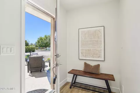Entry Way - 4920 E Osborn Rd, Phoenix, AZ 85018 photo 3 of 3