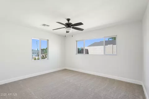Bedroom - 4920 E Osborn Rd, Phoenix, AZ 85018 photo 4 of 7