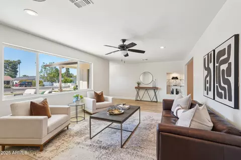 Living - 4920 E Osborn Rd, Phoenix, AZ 85018 photo 1 of 4