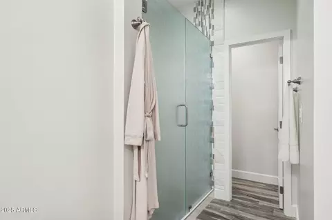 Bath - 4920 E Osborn Rd, Phoenix, AZ 85018 photo 5 of 9