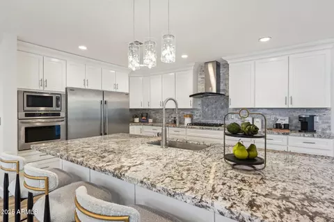 Kitchen - 4920 E Osborn Rd, Phoenix, AZ 85018 photo 3 of 6
