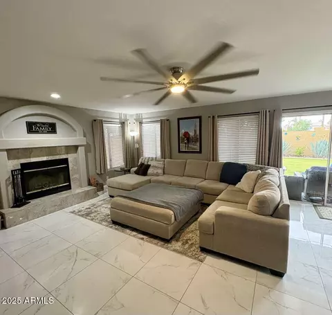 135 S Abalone Dr, Gilbert, AZ 85233 photo 23