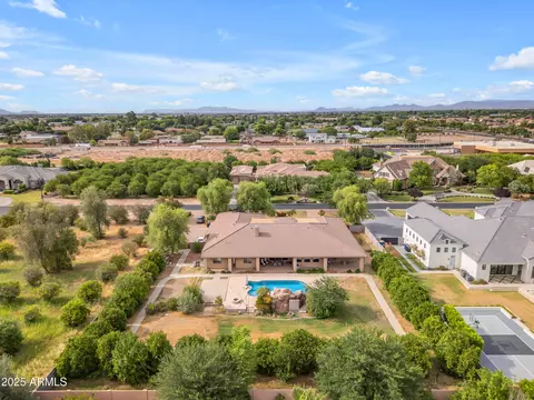 2285 E Plum St, Gilbert, AZ 85298 photo 3