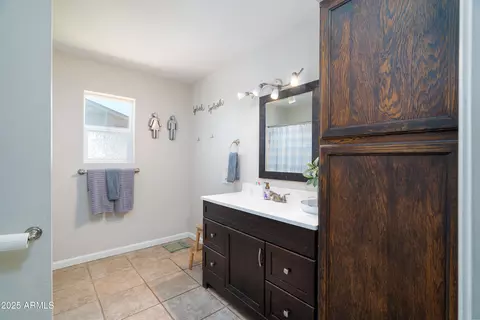 Bath - 1531 S Padre Rd, Apache Junction, AZ 85119 photo 1 of 3