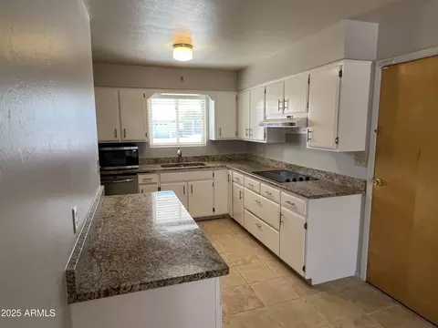 Kitchen - 5342 E Des Moines St, Mesa, AZ 85205 photo 4 of 5