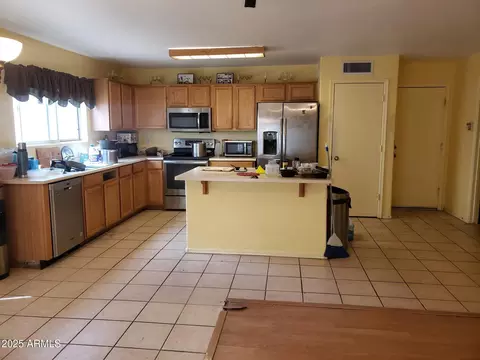 1623 E Fremont Rd, Phoenix, AZ 85042 photo 3