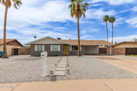 2821 E Larkspur Dr, Phoenix, AZ 85032