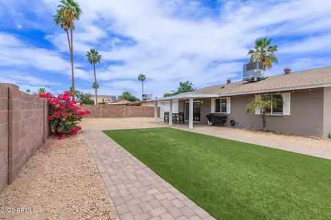 Exterior - 2821 E Larkspur Dr, Phoenix, AZ 85032 photo 4 of 5
