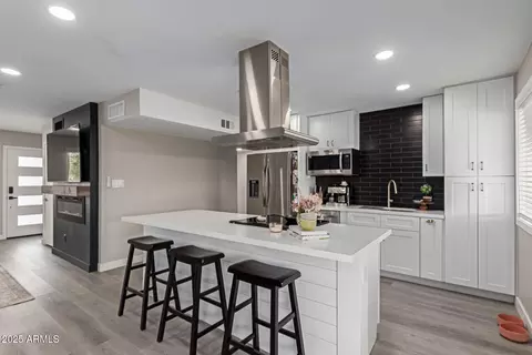 Kitchen - 2821 E Larkspur Dr, Phoenix, AZ 85032 photo 1 of 4