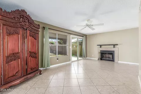 Living - 619 E Jensen St #34, Mesa, AZ 85203 photo 2 of 3