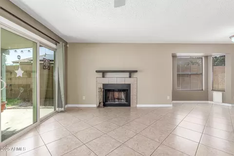 Living - 619 E Jensen St #34, Mesa, AZ 85203 photo 3 of 3