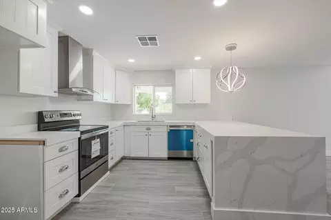 Kitchen - 4307 E Walatowa St, Phoenix, AZ 85044 photo 4 of 8