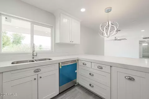 Kitchen - 4307 E Walatowa St, Phoenix, AZ 85044 photo 7 of 8