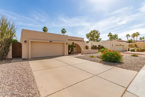4527 E Sunrise Dr, Phoenix, AZ 85044 photo 3