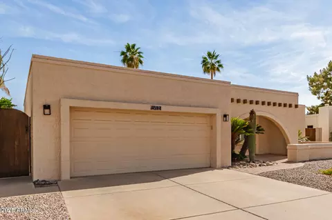 4527 E Sunrise Dr, Phoenix, AZ 85044 photo 4