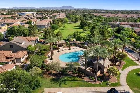 Exterior - 970 S Henry Ln, Gilbert, AZ 85296 photo 7 of 7